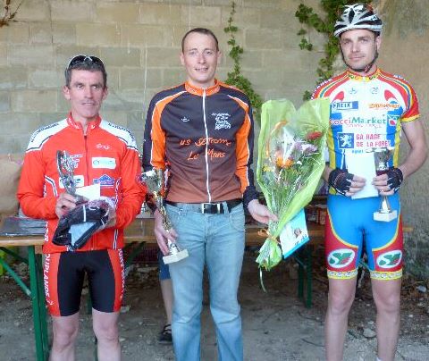 PODIUM ATHENAY 24/3